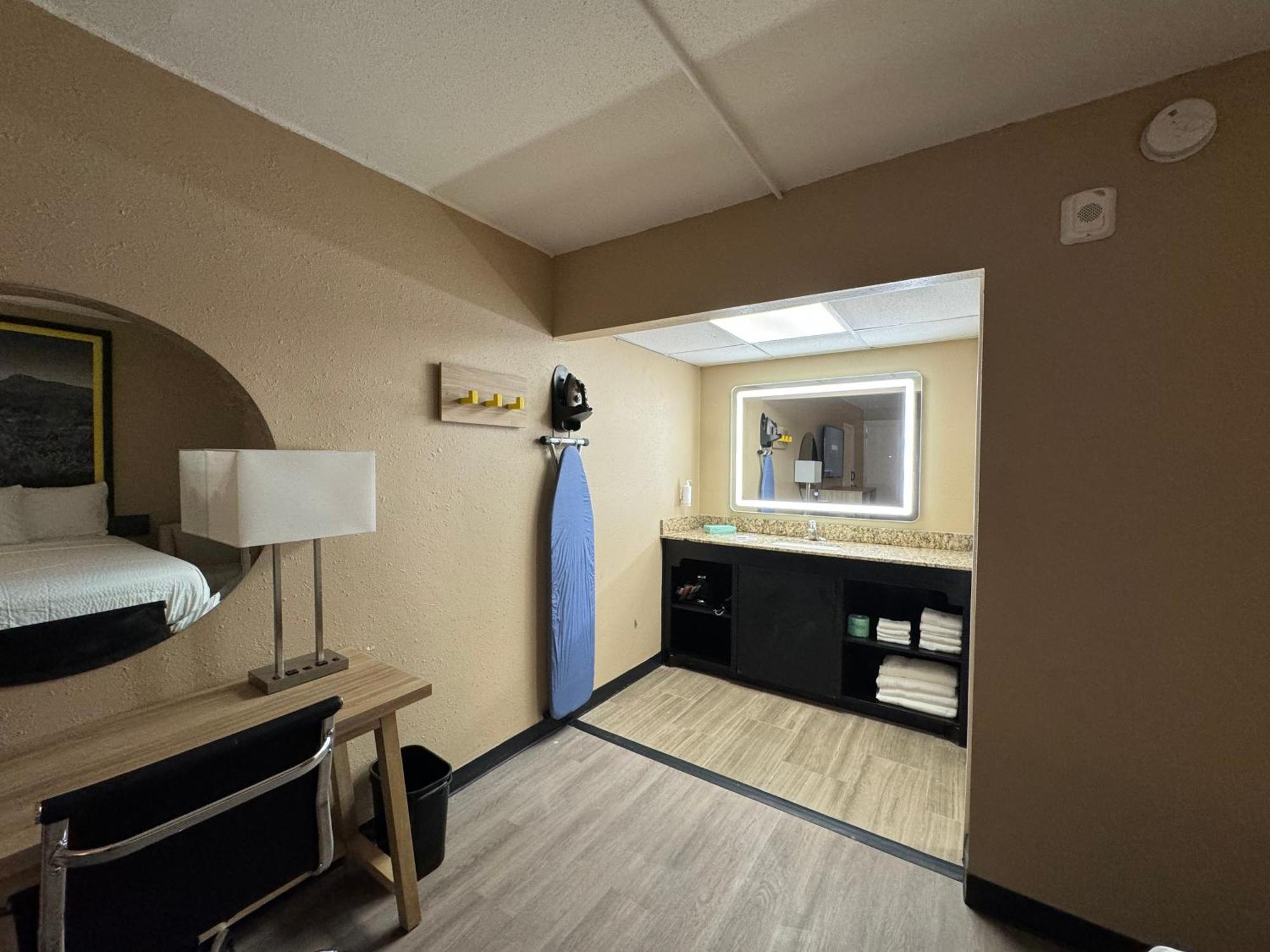 Super 8 By Wyndham Corpus Christi Airport Hotel Bagian luar foto