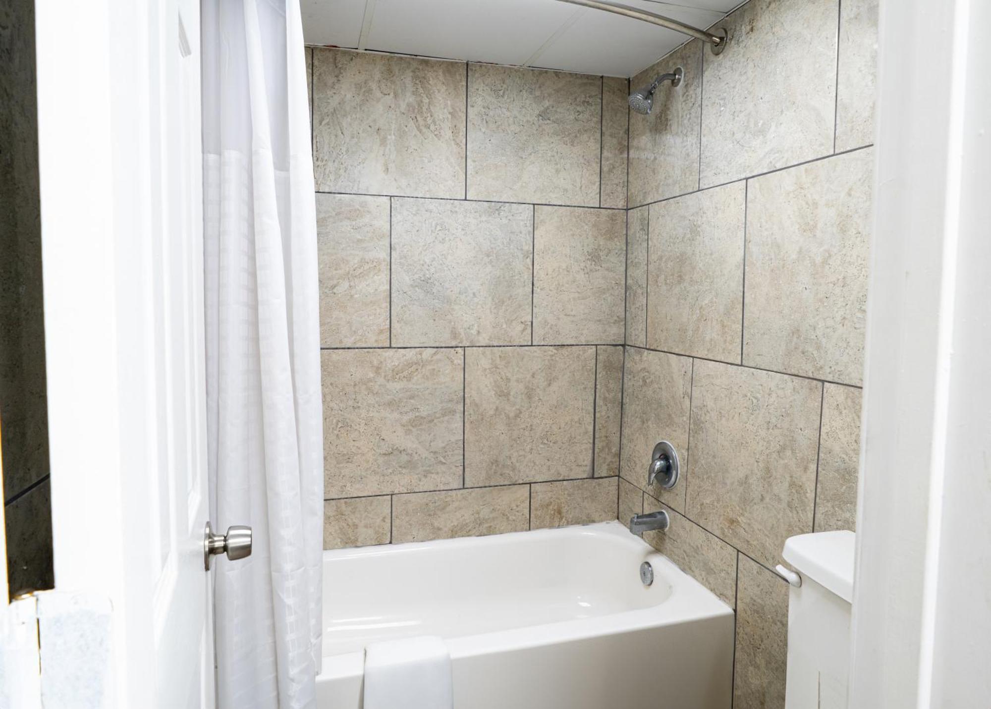 Super 8 By Wyndham Corpus Christi Airport Hotel Bagian luar foto