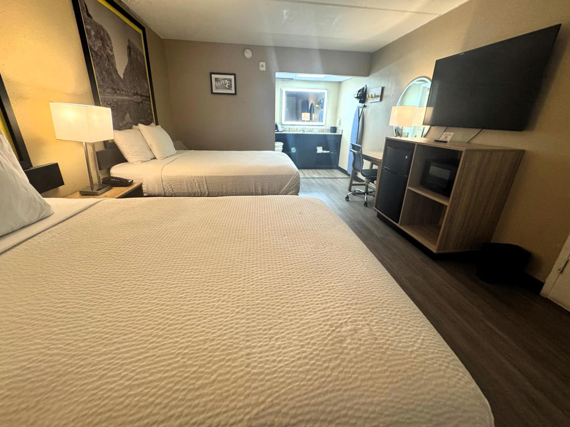 Super 8 By Wyndham Corpus Christi Airport Hotel Bagian luar foto