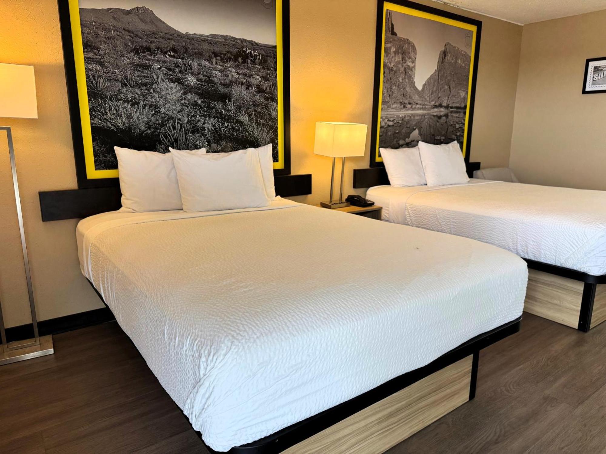Super 8 By Wyndham Corpus Christi Airport Hotel Bagian luar foto