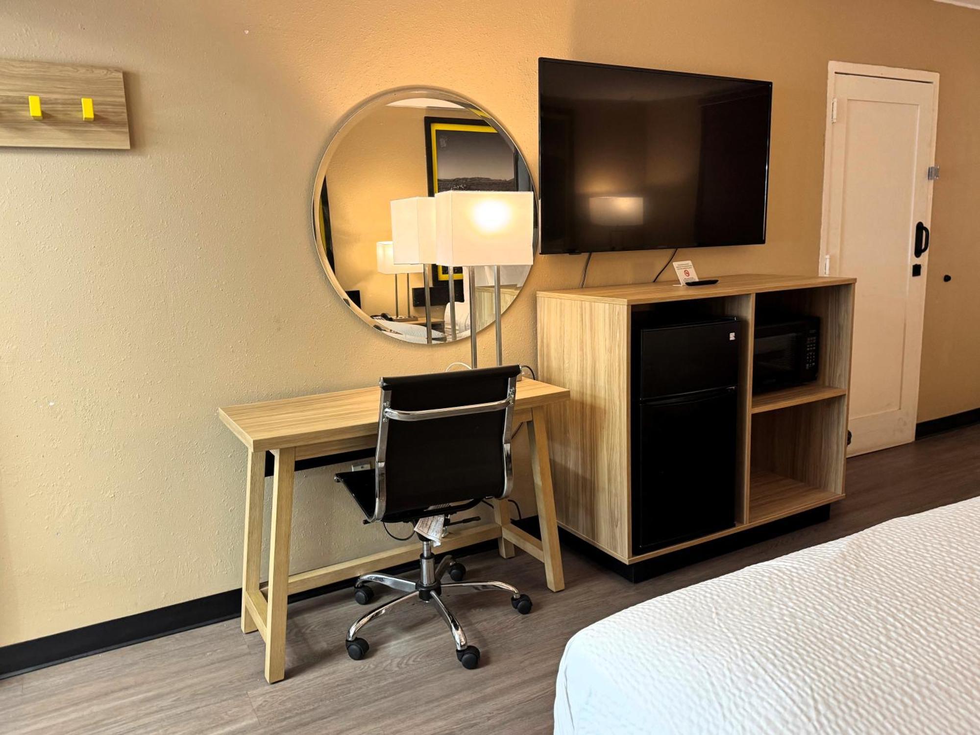 Super 8 By Wyndham Corpus Christi Airport Hotel Bagian luar foto