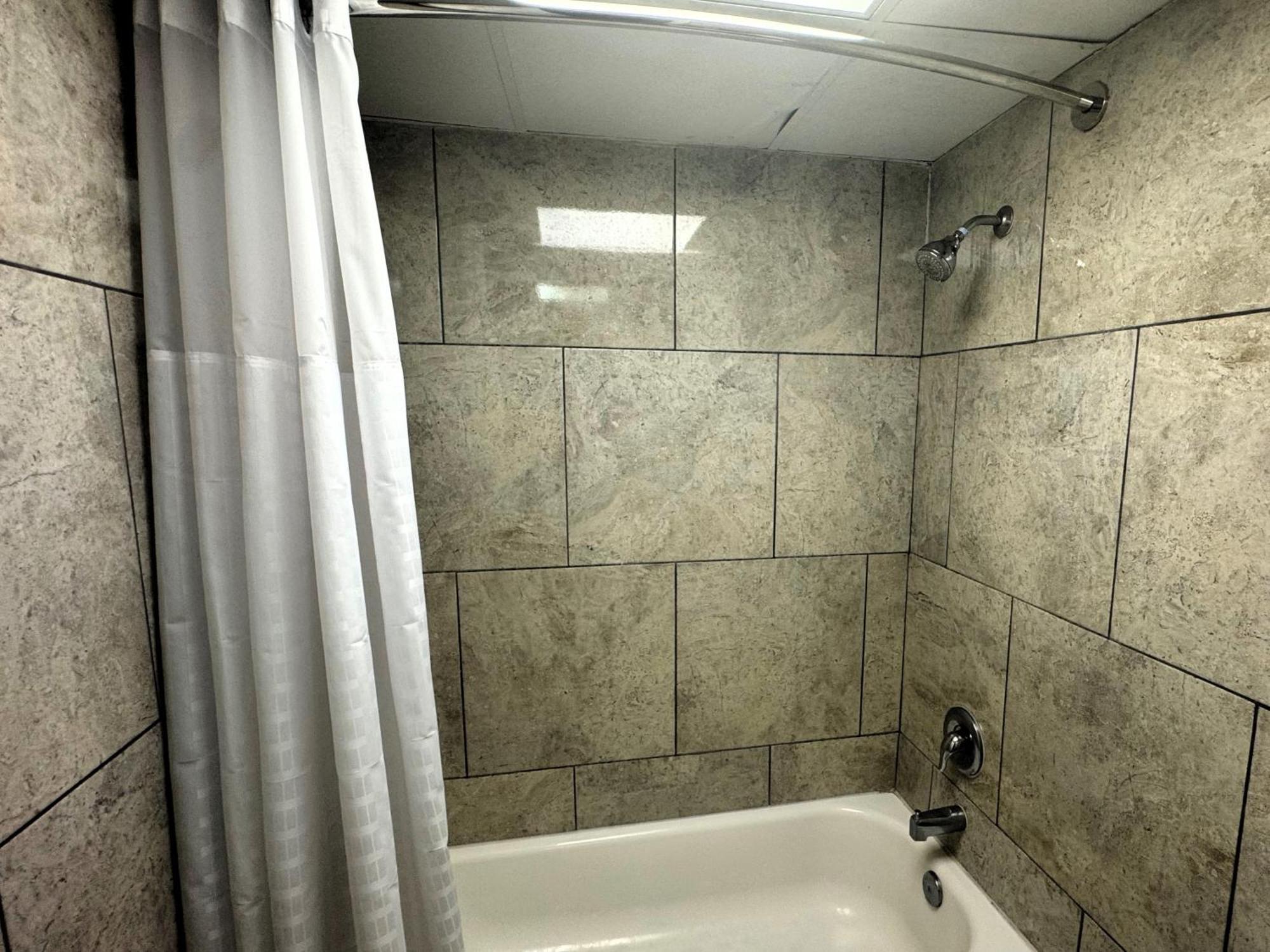 Super 8 By Wyndham Corpus Christi Airport Hotel Bagian luar foto