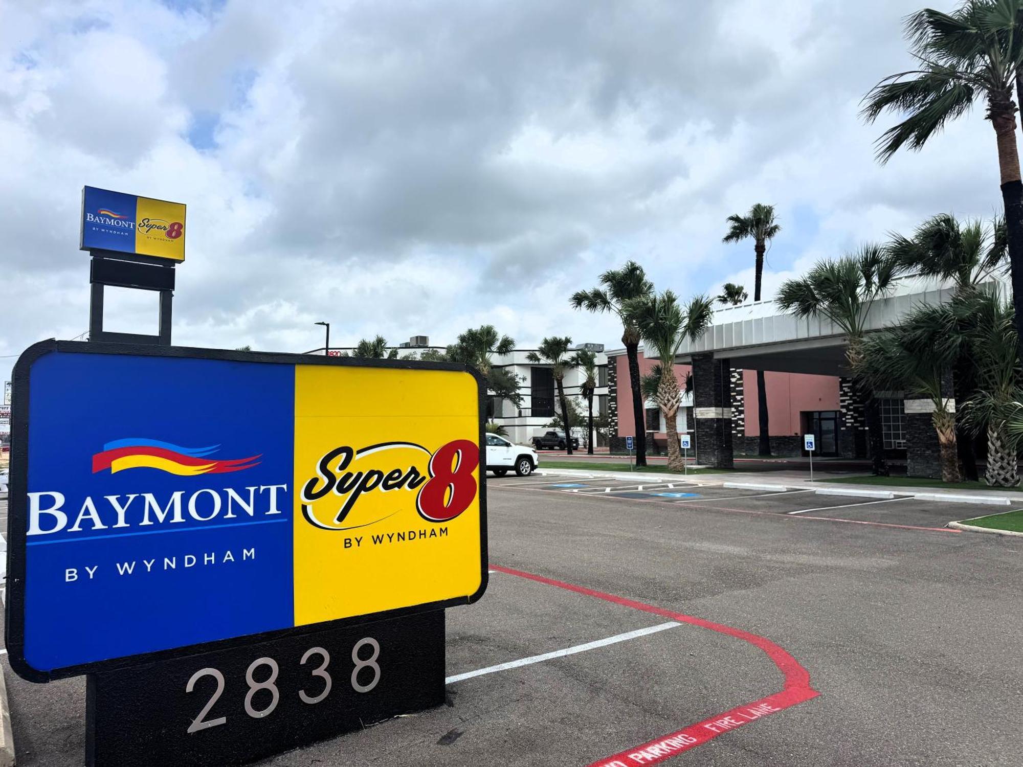 Super 8 By Wyndham Corpus Christi Airport Hotel Bagian luar foto