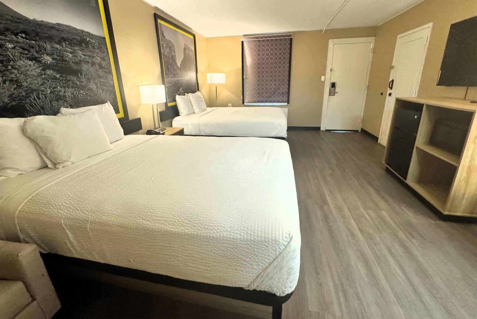 Super 8 By Wyndham Corpus Christi Airport Hotel Bagian luar foto