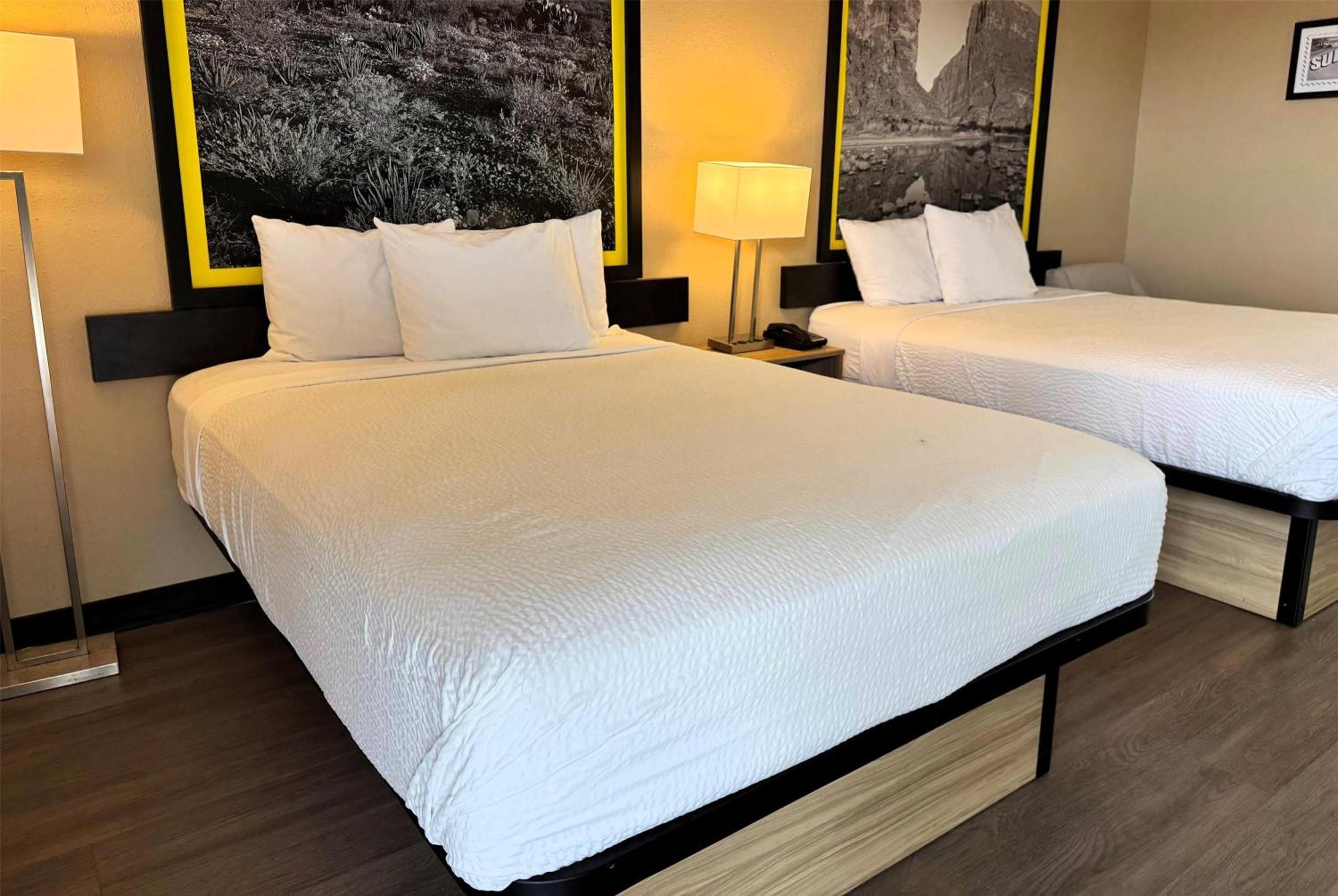 Super 8 By Wyndham Corpus Christi Airport Hotel Bagian luar foto